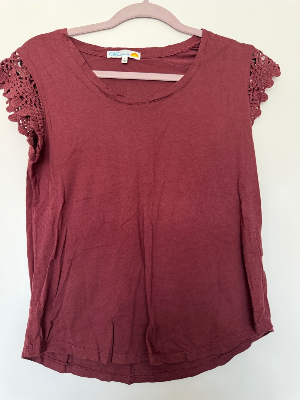C&C California Women's Burgundy Crochet Cap Sleeve Tank
